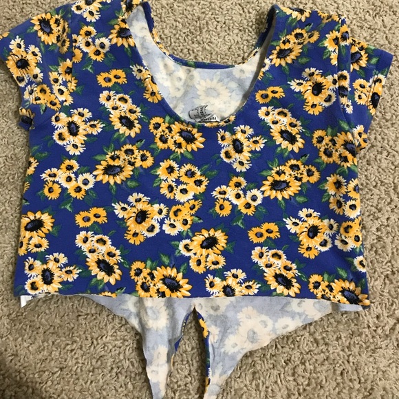 Forever 21 tie top - Picture 2 of 5